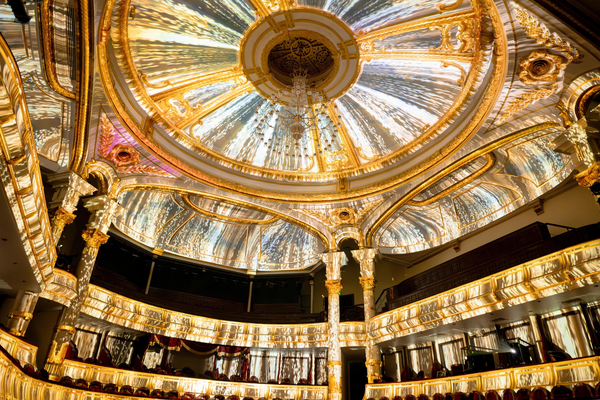 Cơ hội cuối để vào Nhà Hát Lớn Hà Nội trước khi đóng cửa 2 năm: Trải nghiệm có 1-0-2 tại công trình 115 tuổi- Ảnh 22.