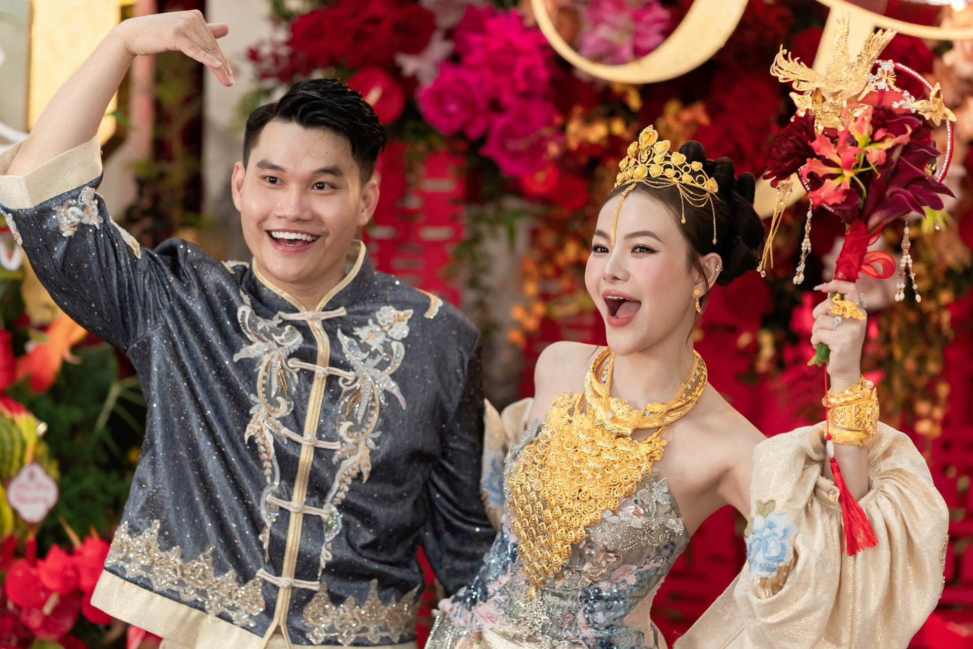 176 cây vàng, sổ đỏ khách sạn và biệt thự, kim cương, tiền tỷ trong 4 đám cưới khủng năm 2025- Ảnh 8.