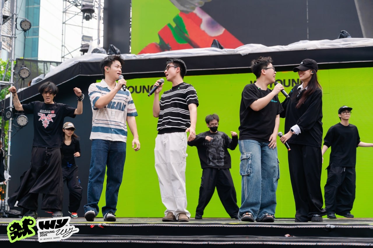 Tổng duyệt Gala WeYoung 2025: Bảo Anh khoe mặt mộc vẫn quá đỉnh, một ‘sít rịt” đủ khiến fan Ninh Dương Story đứng ngồi không yên- Ảnh 4. Tổng duyệt Gala WeYoung 2025: Bảo Anh khoe mặt mộc vẫn quá đỉnh, một ‘sít rịt” đủ khiến fan Ninh Dương Story đứng ngồi không yên- Ảnh 4.