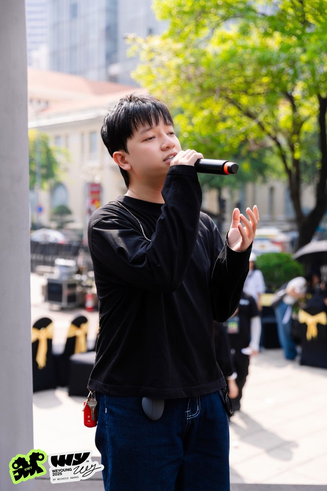 Tổng duyệt Gala WeYoung 2025: Bảo Anh khoe mặt mộc vẫn quá đỉnh, một ‘sít rịt” đủ khiến fan Ninh Dương Story đứng ngồi không yên- Ảnh 7. Tổng duyệt Gala WeYoung 2025: Bảo Anh khoe mặt mộc vẫn quá đỉnh, một ‘sít rịt” đủ khiến fan Ninh Dương Story đứng ngồi không yên- Ảnh 7.