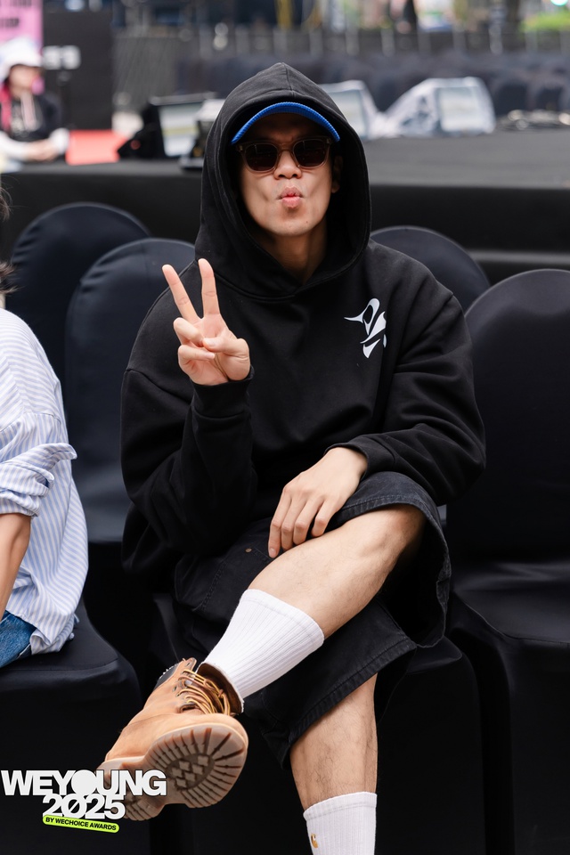 Tổng duyệt Gala WeYoung 2025: Bảo Anh khoe mặt mộc vẫn quá đỉnh, một ‘sít rịt” đủ khiến fan Ninh Dương Story đứng ngồi không yên- Ảnh 17. Tổng duyệt Gala WeYoung 2025: Bảo Anh khoe mặt mộc vẫn quá đỉnh, một ‘sít rịt” đủ khiến fan Ninh Dương Story đứng ngồi không yên- Ảnh 17.