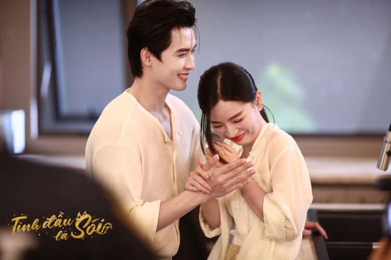 Xu hướng "tổng tài" thống trị phim Việt năm 2025: Hà Việt Dũng "lên ngôi", có mỹ nam hút 100 triệu views sau 1 tuần 8 Tình Đầu Là Sói nổi lên như một hiện tượng phim chiếu mạng, hút 100 triệu lượt xem sau 1 tuần.