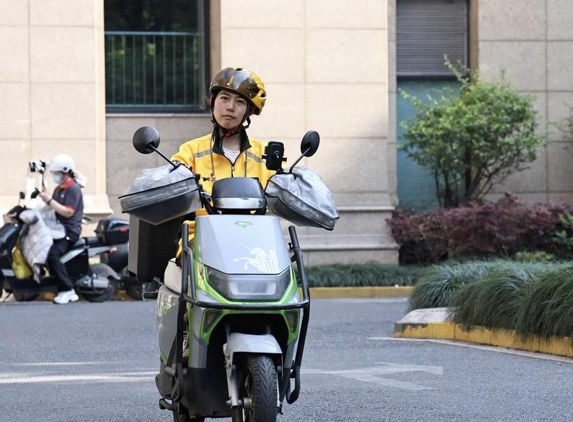 Nữ shipper bại não giao 73 . 000 Đơn hàng: Hành trình vượt khó và tự hào làm mẹ - Ảnh 3.