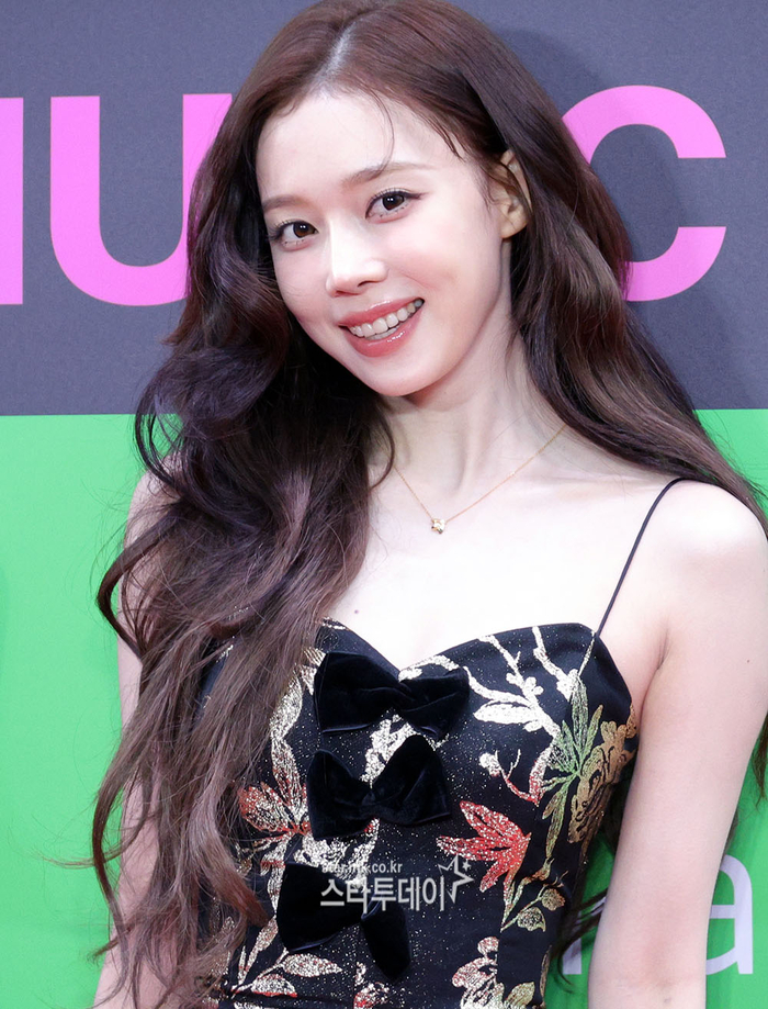 Thảm đỏ MMA 2025: Jennie hóa “nữ hoàng” đụng mặt tình cũ GD - Kai, Winter (aespa) lộ diện sau ồn ào hẹn hò Jungkook- Ảnh 9.