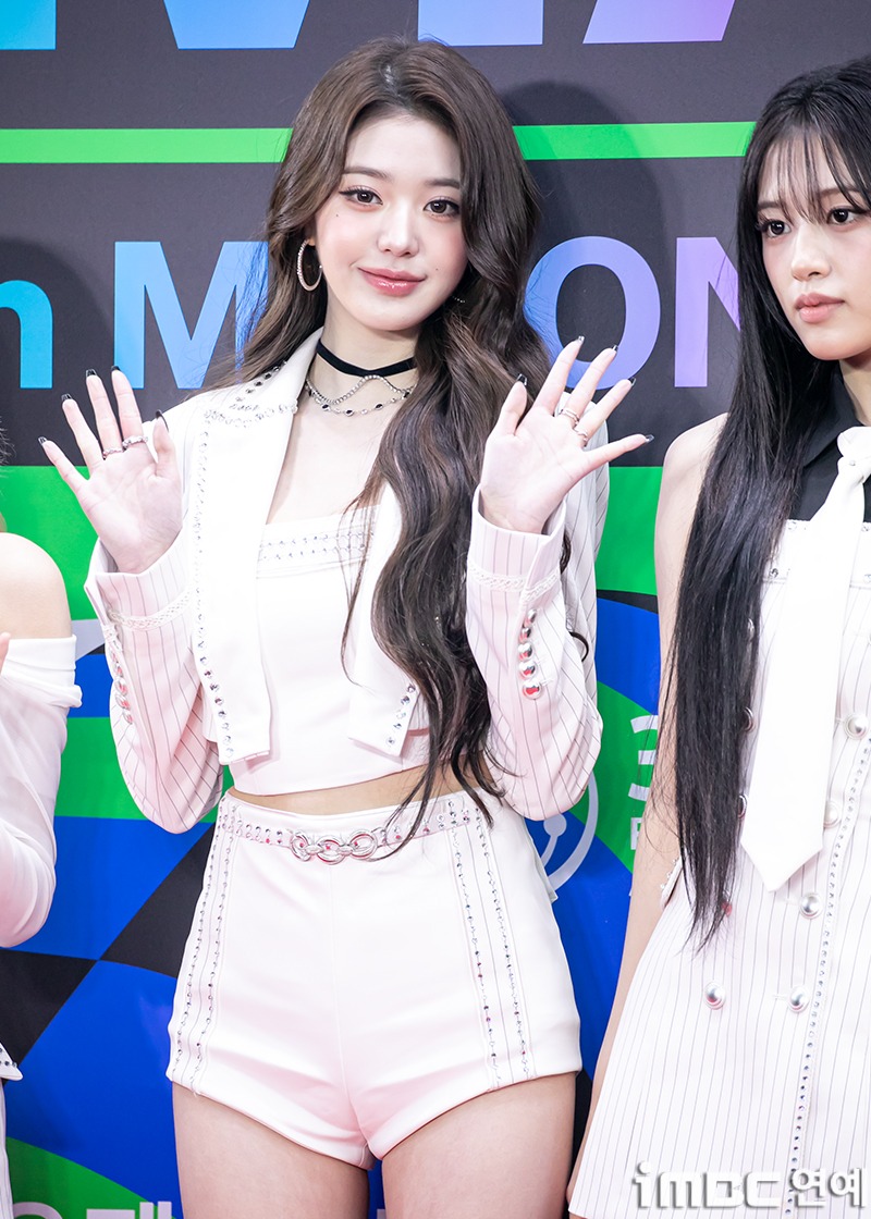 Thảm đỏ MMA 2025: Jennie hóa “nữ hoàng” đụng mặt tình cũ GD - Kai, Winter (aespa) lộ diện sau ồn ào hẹn hò Jungkook- Ảnh 15.