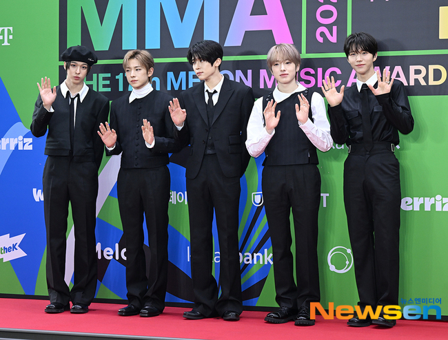 Thảm đỏ MMA 2025: Jennie hóa “nữ hoàng” đụng mặt tình cũ GD - Kai, Winter (aespa) lộ diện sau ồn ào hẹn hò Jungkook- Ảnh 28.