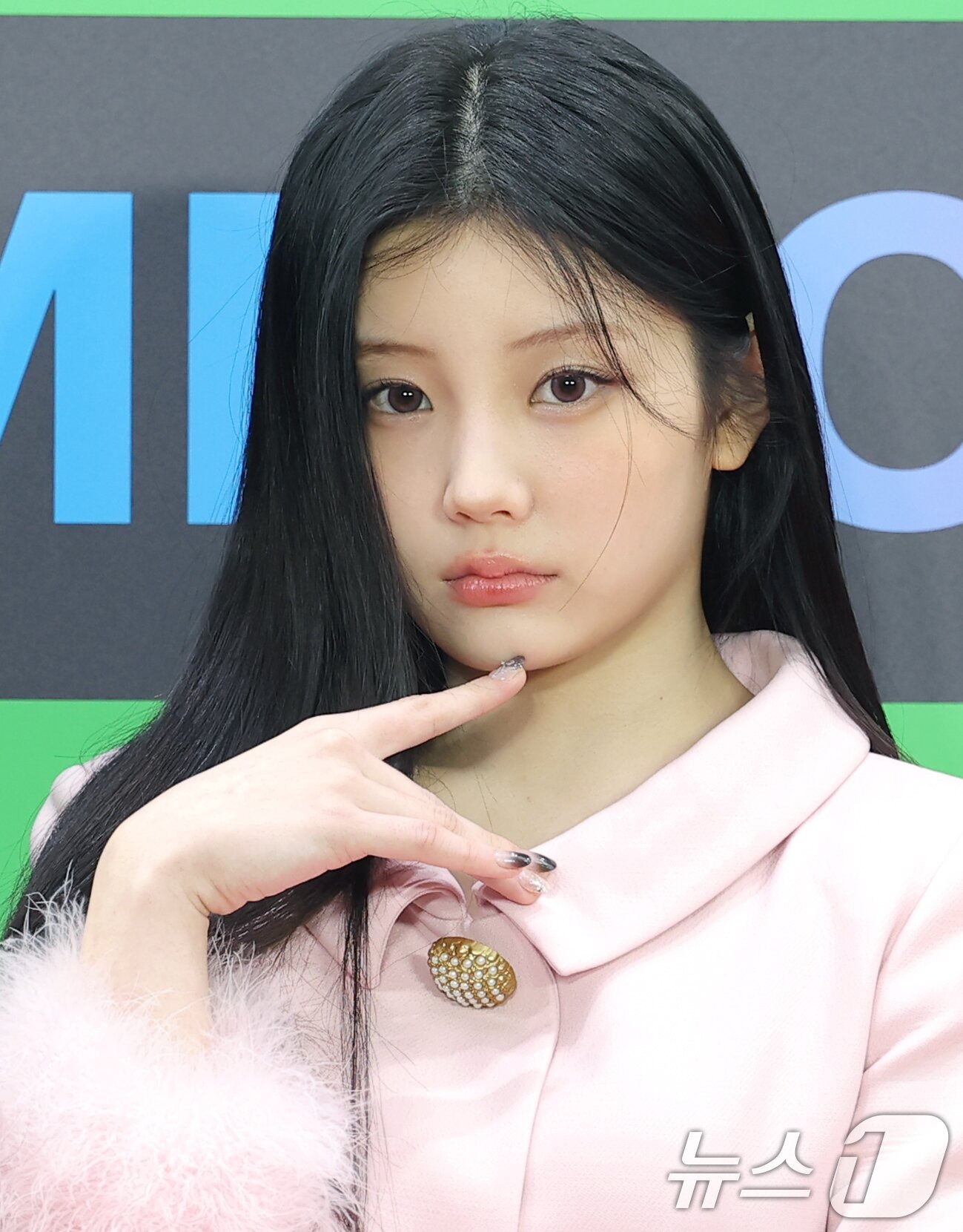 Thảm đỏ MMA 2025: Jennie hóa “nữ hoàng” đụng mặt tình cũ GD - Kai, Winter (aespa) lộ diện sau ồn ào hẹn hò Jungkook- Ảnh 33.