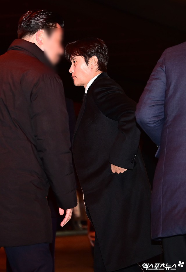 Siêu đám cưới Kim Woo Bin - Shin Min Ah: D.O. (EXO) vội vàng từ MMA chạy đến, V (BTS) - Lee Kwang Soo xuất hiện cực bảnh- Ảnh 7. Siêu đám cưới Kim Woo Bin - Shin Min Ah: D.O. (EXO) vội vàng từ MMA chạy đến, V (BTS) - Lee Kwang Soo xuất hiện cực bảnh- Ảnh 7.