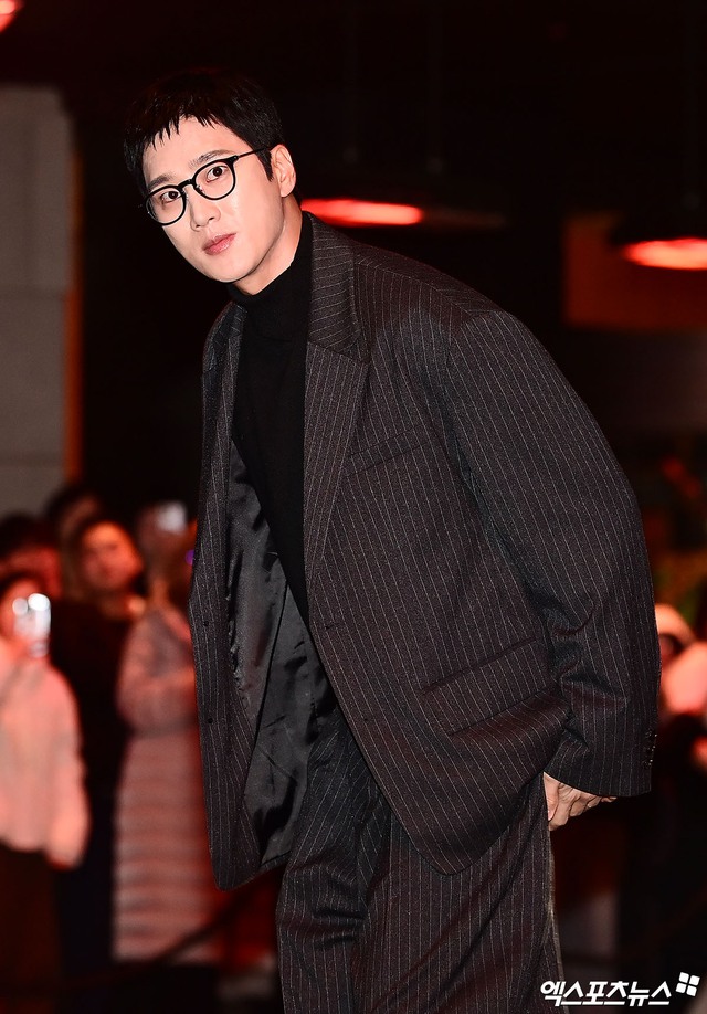 Siêu đám cưới Kim Woo Bin - Shin Min Ah: D.O. (EXO) vội vàng từ MMA chạy đến, V (BTS) - Lee Kwang Soo xuất hiện cực bảnh- Ảnh 13. Siêu đám cưới Kim Woo Bin - Shin Min Ah: D.O. (EXO) vội vàng từ MMA chạy đến, V (BTS) - Lee Kwang Soo xuất hiện cực bảnh- Ảnh 13.