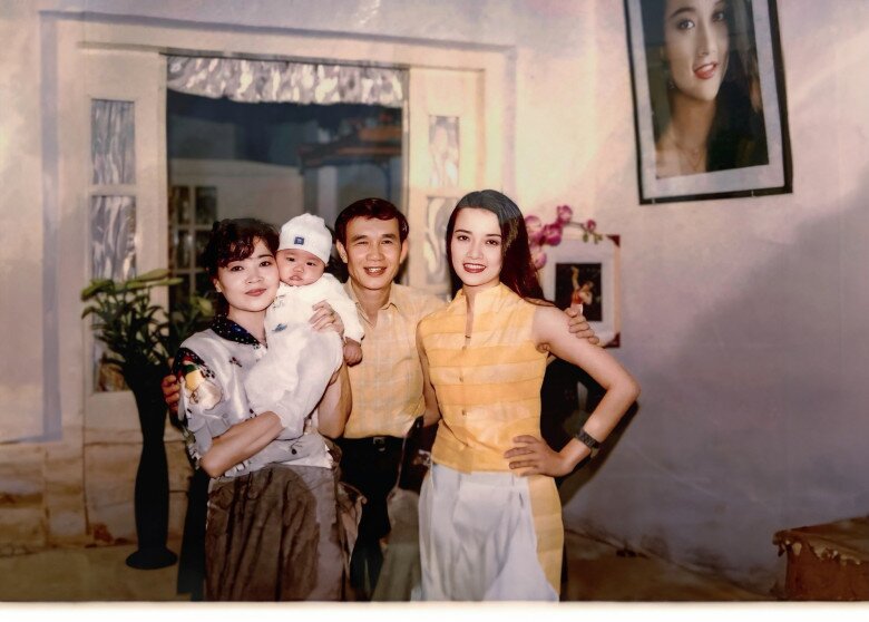 Đạo diễn Lê Công Lạc thời trẻ có phong thái chỉn chu, lãng tử.