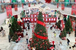 Mùa Giáng sinh rực rỡ đầy ánh sáng tại TP.HCM