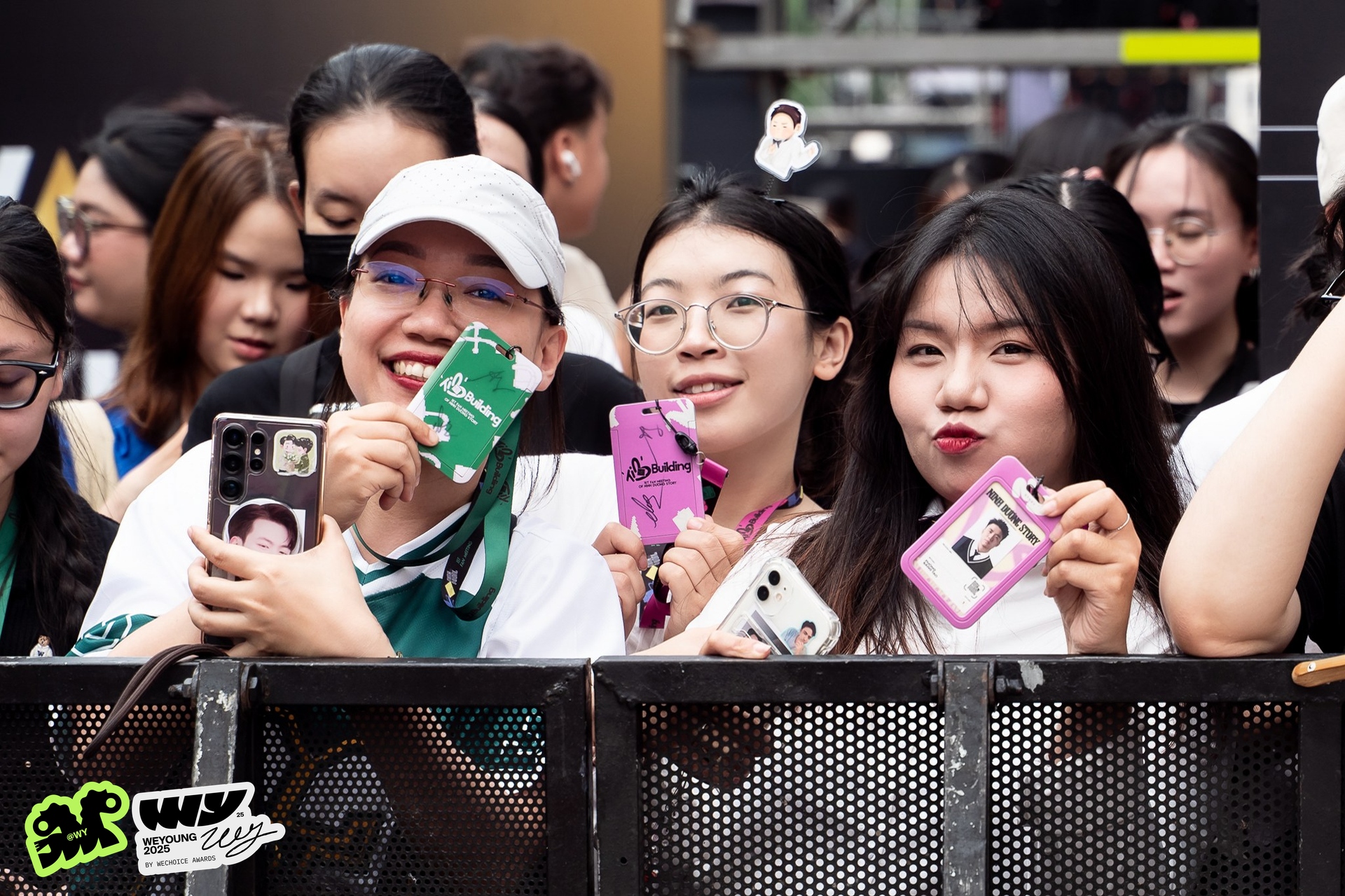 Mỹ nam Mưa Đỏ và 1 