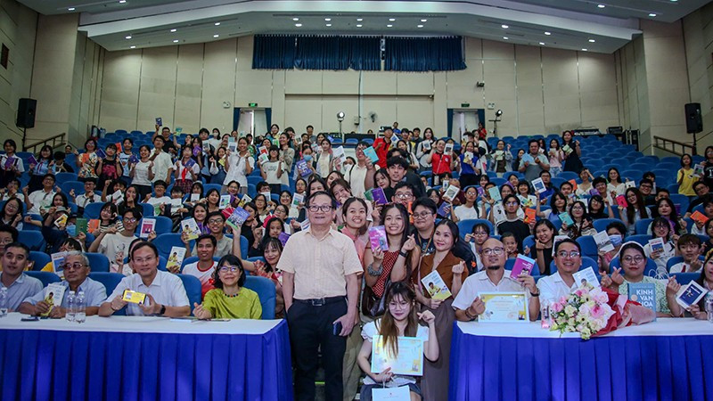 Sức hút bền bỉ của ‘Kính vạn hoa’ sau 30 năm- Ảnh 2.