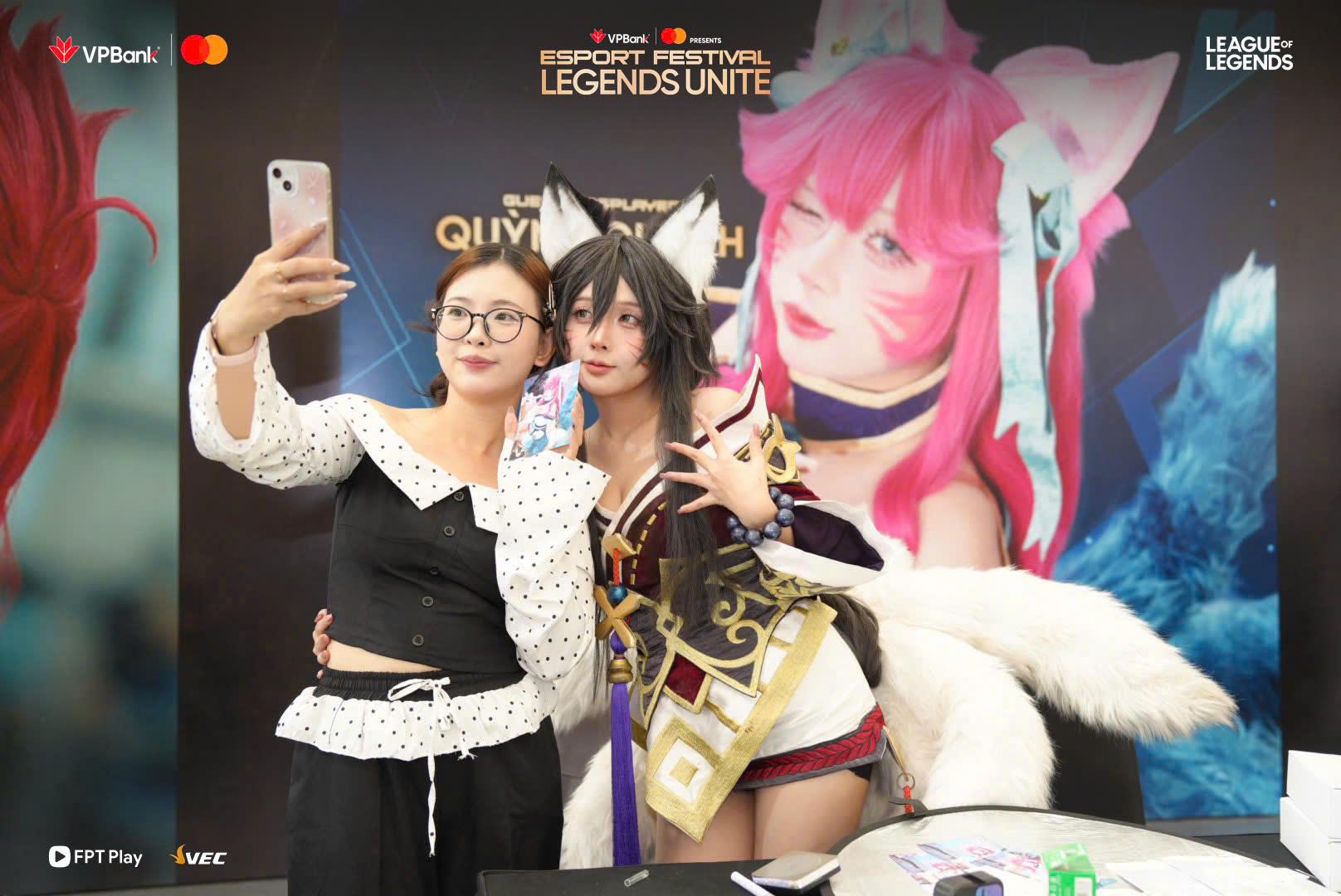 Điểm mặt dàn trai xinh gái đẹp gây sốt tại sự kiện VPBank presents eSport Festival: Legends Unite- Ảnh 7.