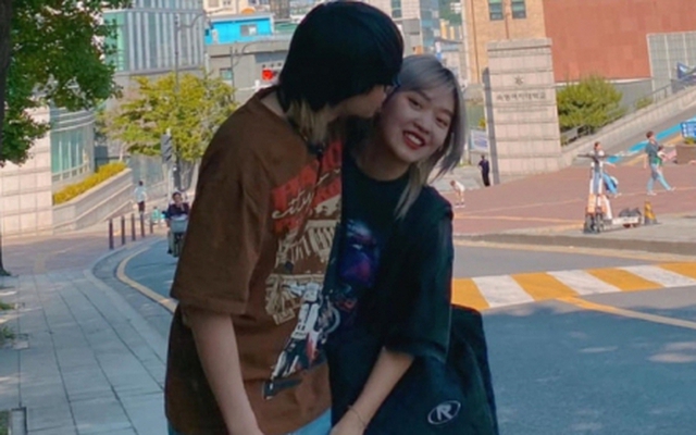 1766249280 732 Buc tam thu 1000 chu dang gay bao mang khong