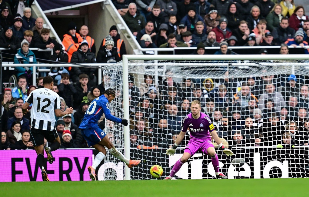 Chelsea hụt bước trên sân Newcastle, giấc mơ vô địch xa dần - 2