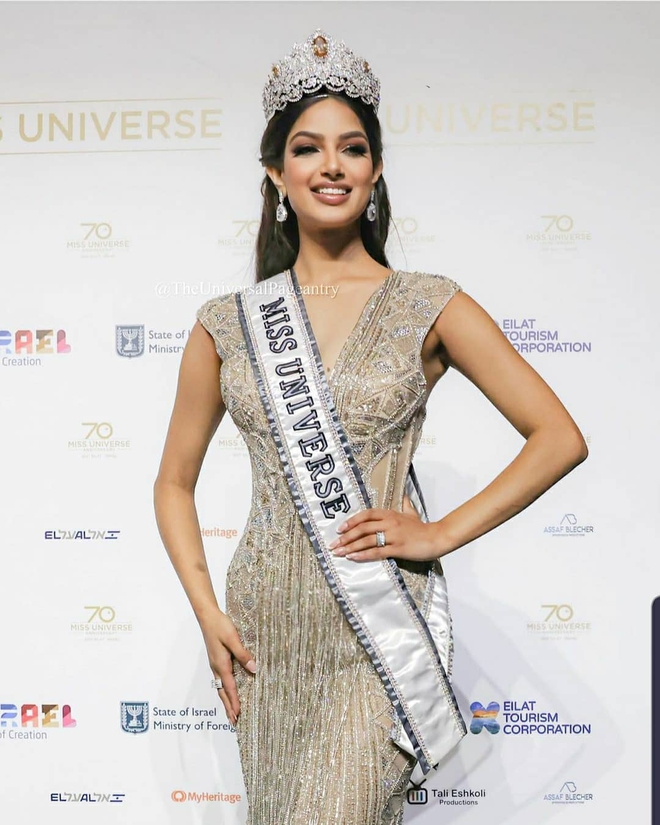 Miss Universe đẹp chấn động hậu giảm cân, đến cú vấp cũng sexy lịm người- Ảnh 11.