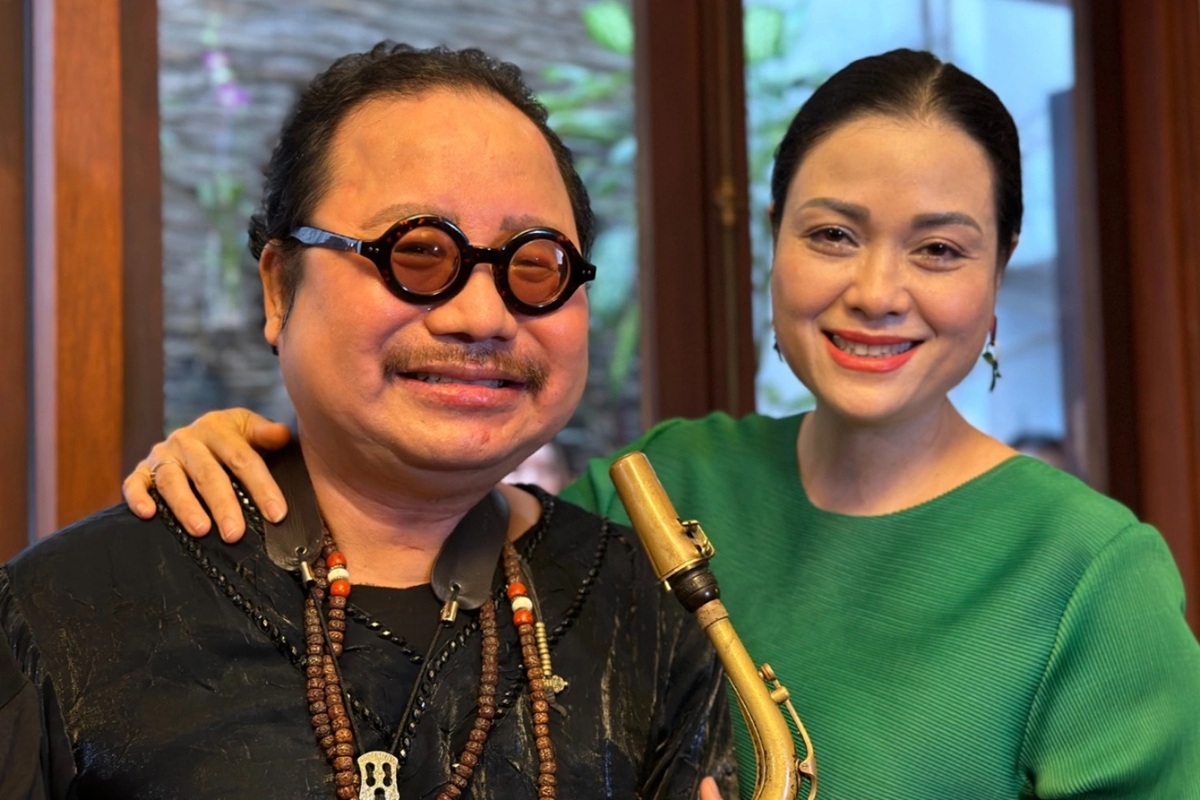 1766263915 282 Nam nghe si 4 lan phau thuat nao Cuoi ba