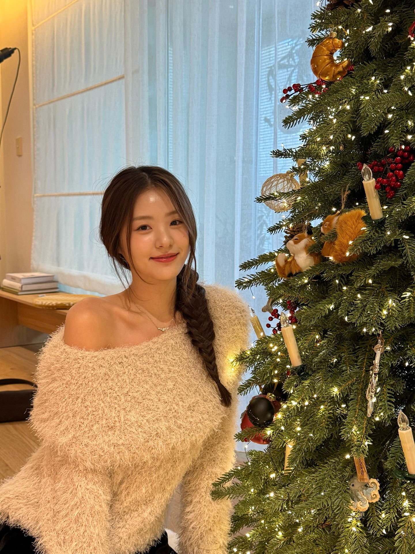 5 Cách buộc tóc mùa đông giúp diện mạo chỉn chu và nhan sắc sáng bừng - Ảnh 12.