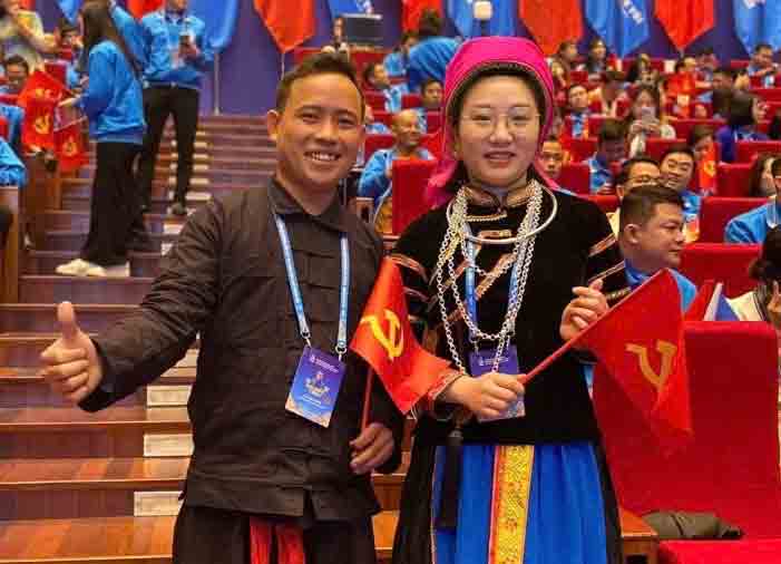 Chung dòng máu Lạc Hồng: Cán bộ trẻ người Mông  giúp bản nghèo thay đổi - Ảnh 3.