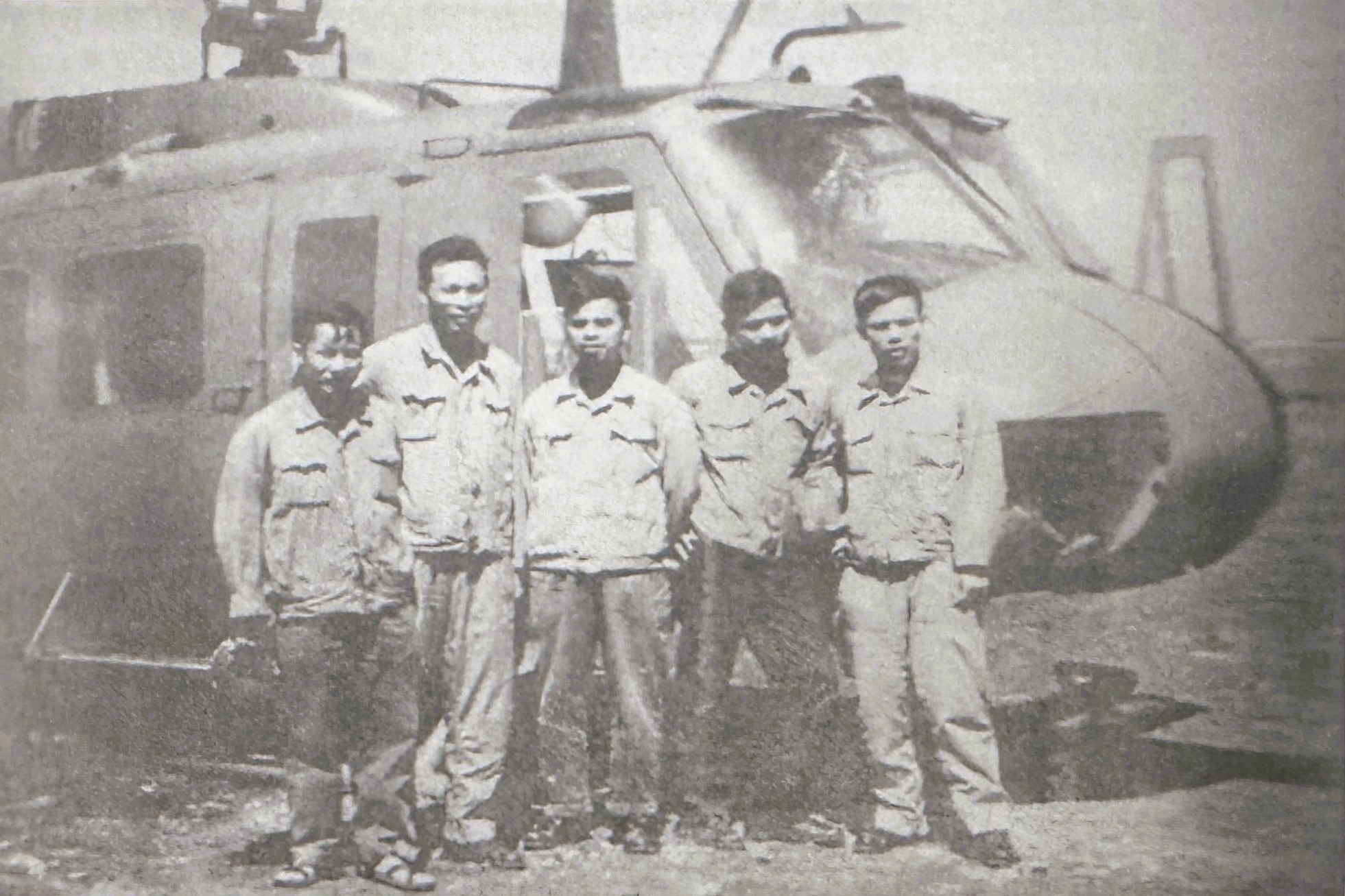 Trực thăng vũ trang của Không quân VN: UH-1 trên các chiến trường - Ảnh 2.