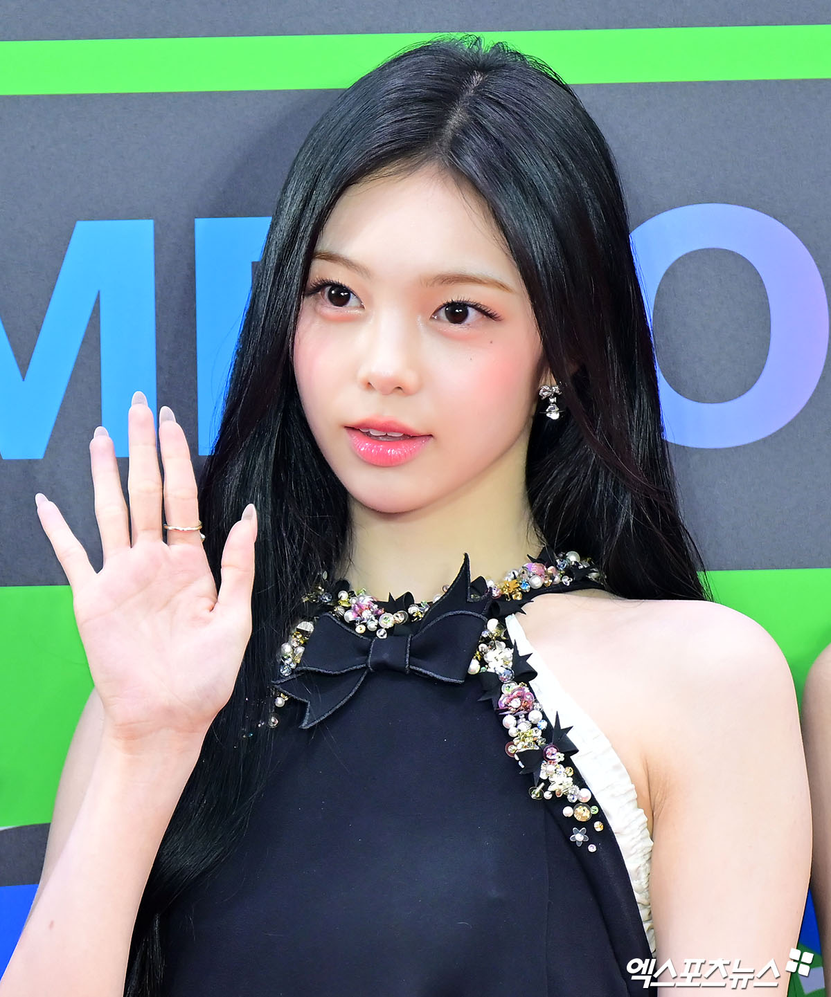 1766278685 415 Tham do MMA 2025 Jennie hoa nu hoang dung mat