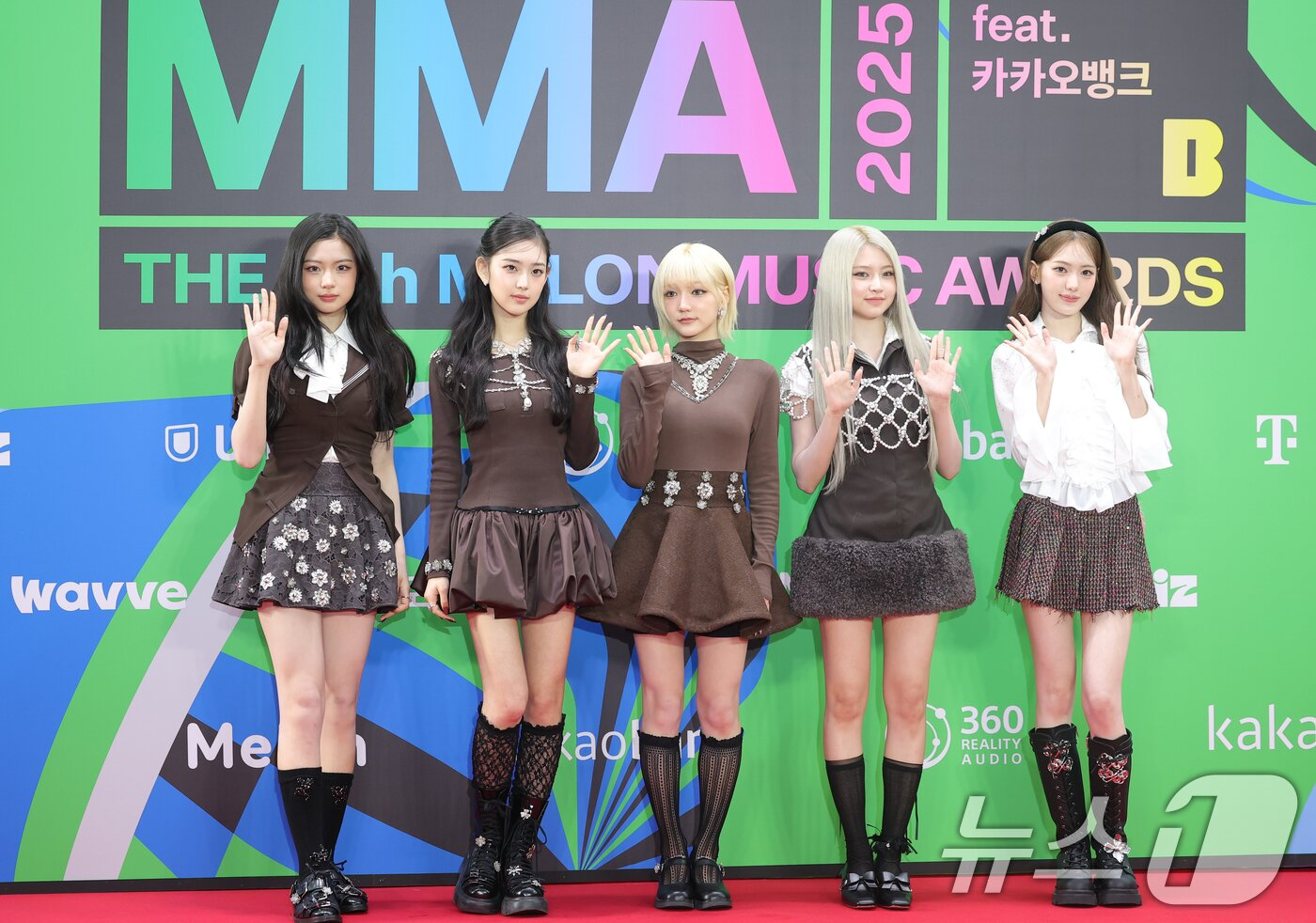 1766278687 390 Tham do MMA 2025 Jennie hoa nu hoang dung mat