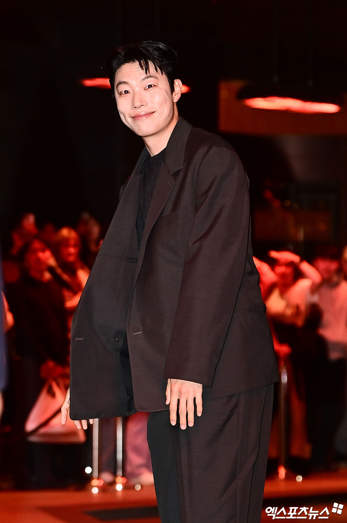 Siêu đám cưới Kim Woo Bin - Shin Min Ah: D.O. (EXO) vội vàng từ MMA chạy đến, V (BTS) - Lee Kwang Soo xuất hiện cực bảnh- Ảnh 12.