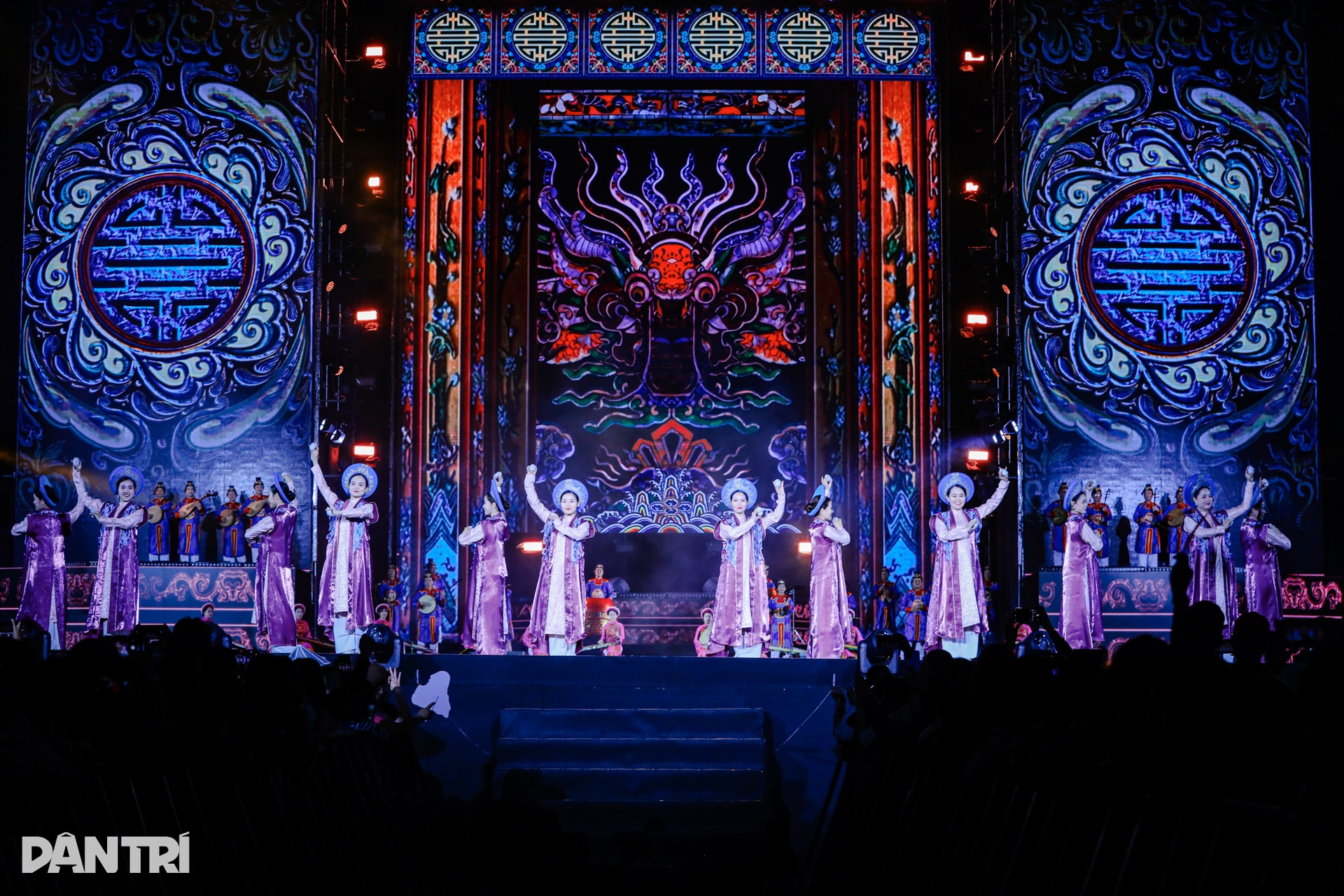Huế khép lại Năm Du lịch Quốc gia bằng đêm bế mạc giàu cảm xúc - 3