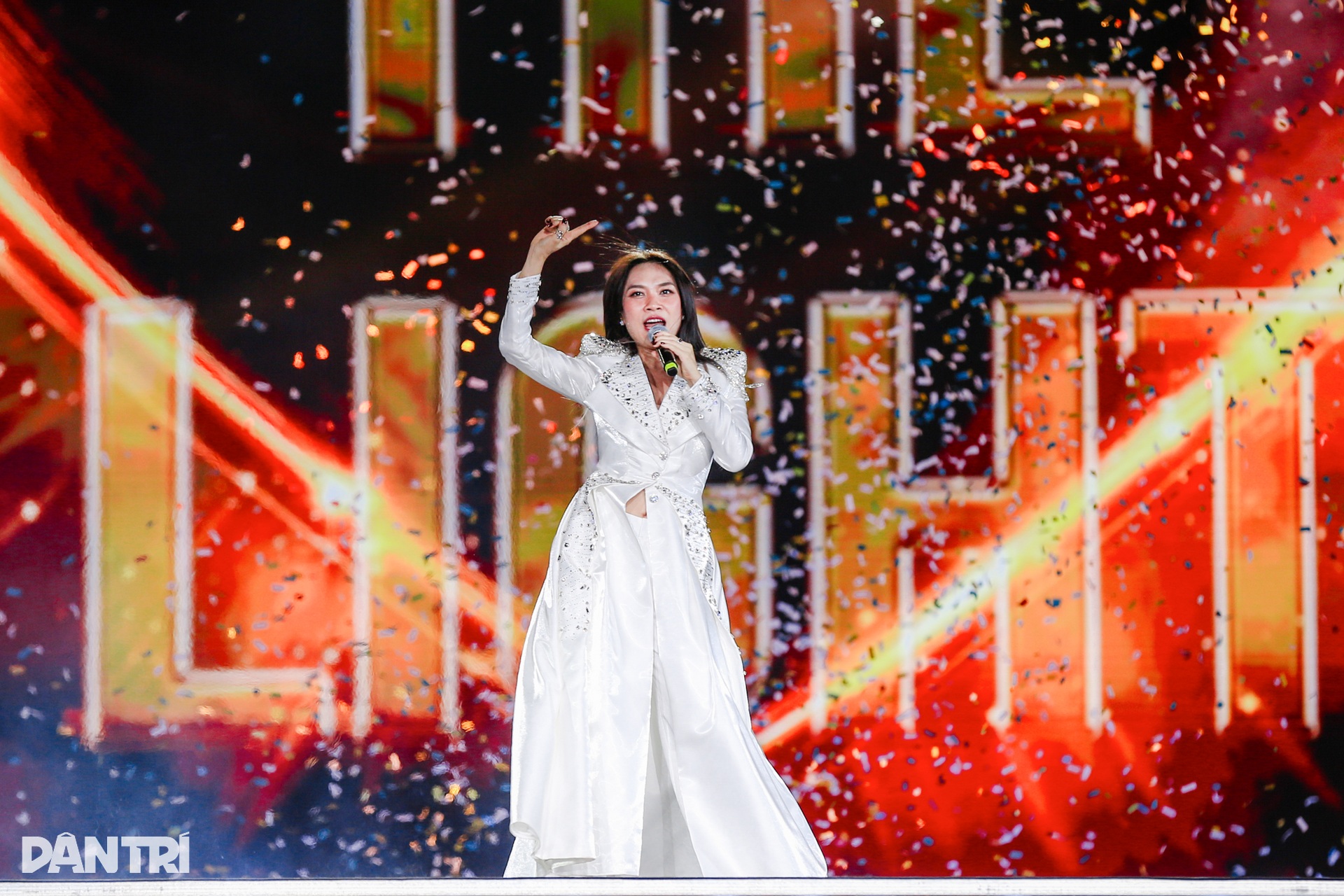 Huế khép lại Năm Du lịch Quốc gia bằng đêm bế mạc giàu cảm xúc - 10