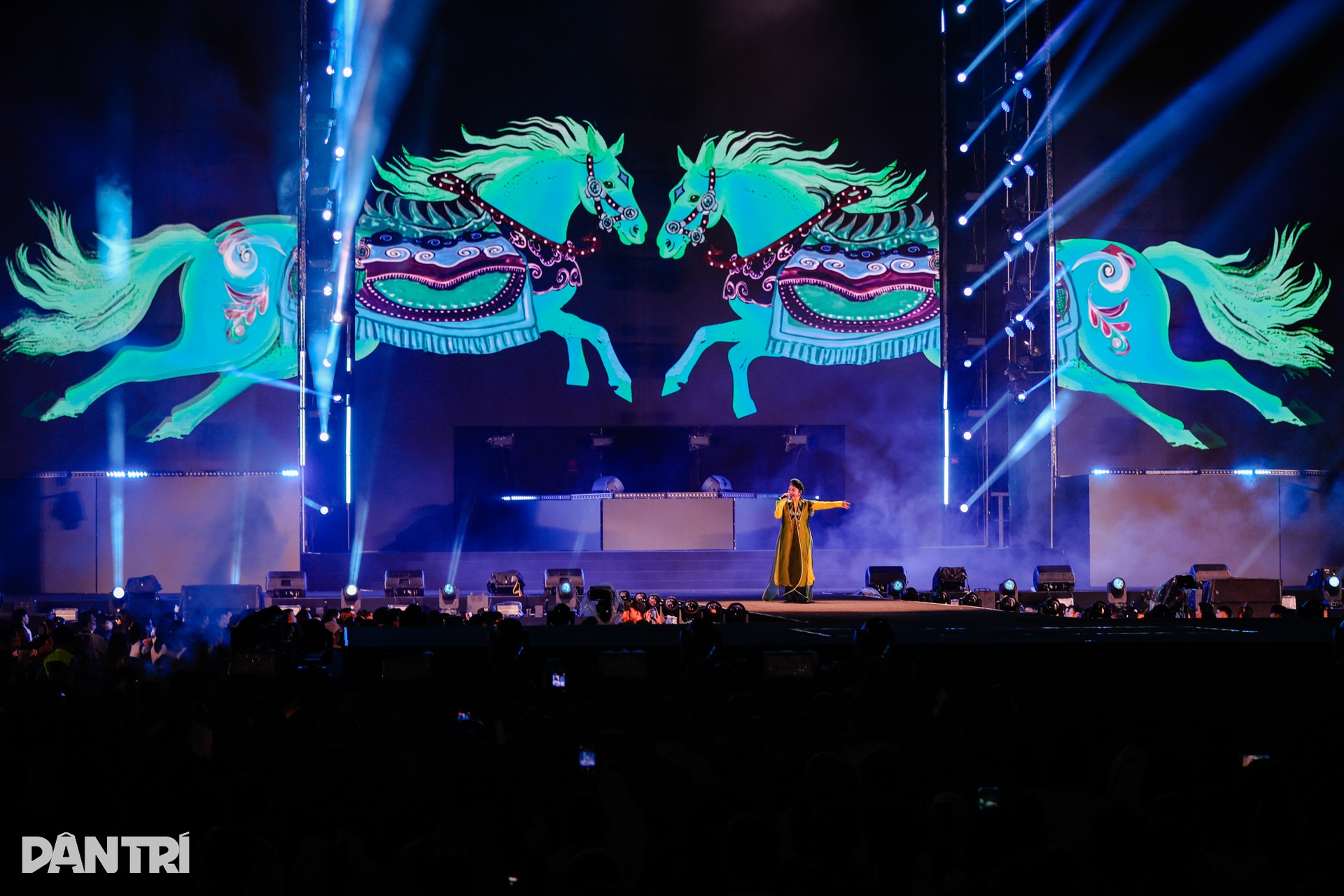 Huế khép lại Năm Du lịch Quốc gia bằng đêm bế mạc giàu cảm xúc - 13