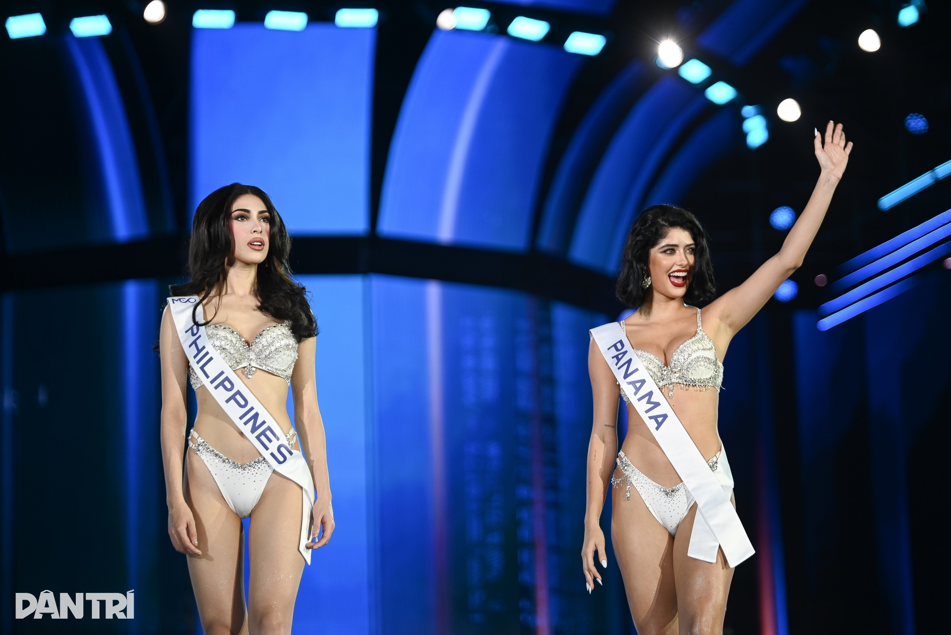 Mãn nhãn với phần trình diễn áo tắm gợi cảm tại chung kết Miss Cosmo 2025 - 7 Mãn nhãn với phần trình diễn áo tắm gợi cảm tại chung kết Miss Cosmo 2025 - 7