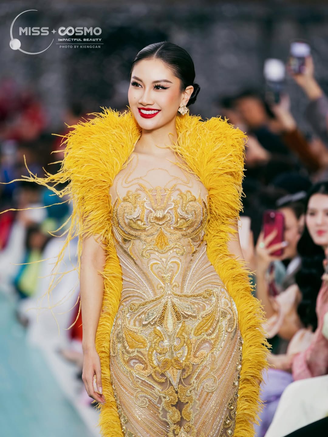 1 nàng hậu cứ để mặt mộc mới gây chú ý- Ảnh 10.