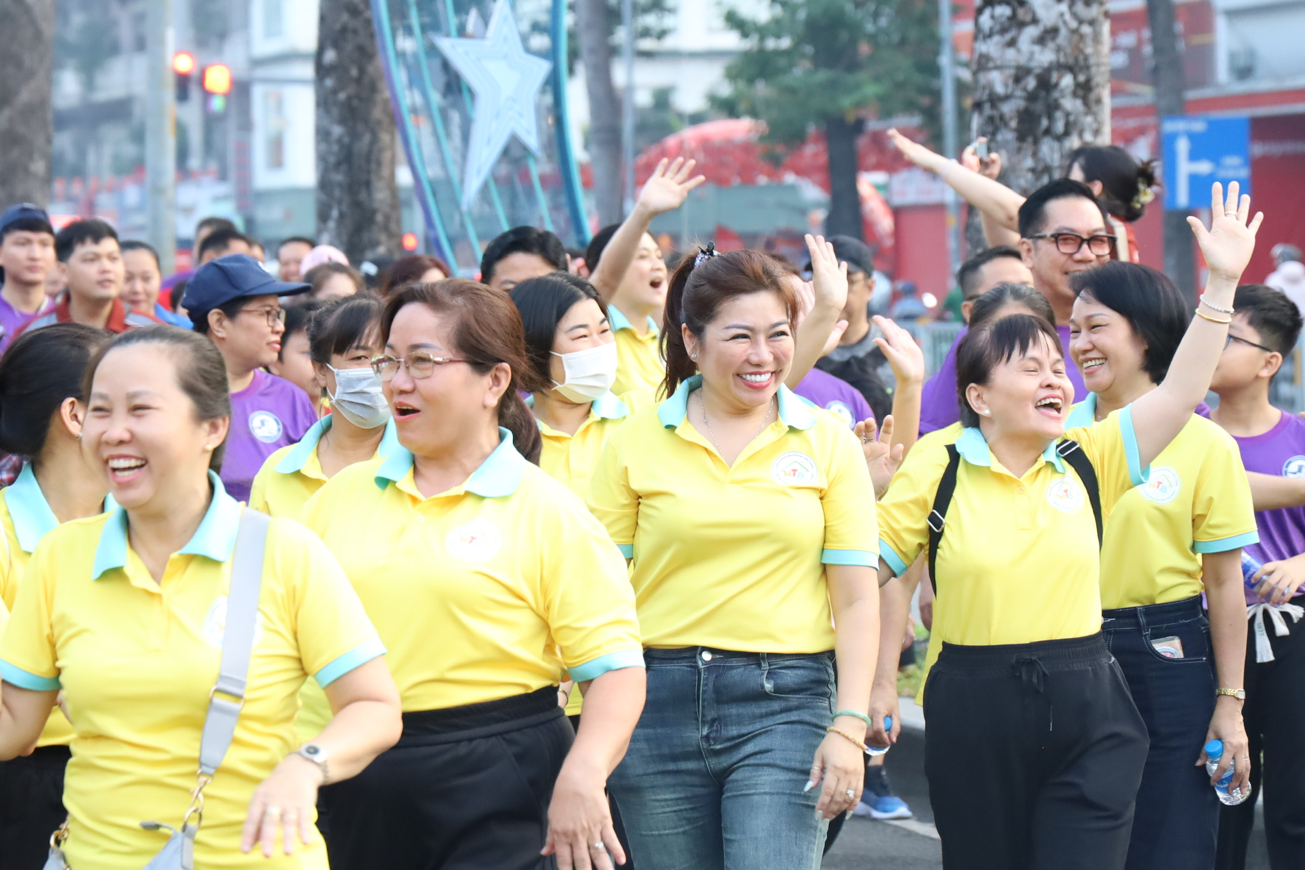 Phường Bến Thành, TP HCM tổ chức giải đi bộ gây quỹ chăm lo người yếu thế - Ảnh 9.