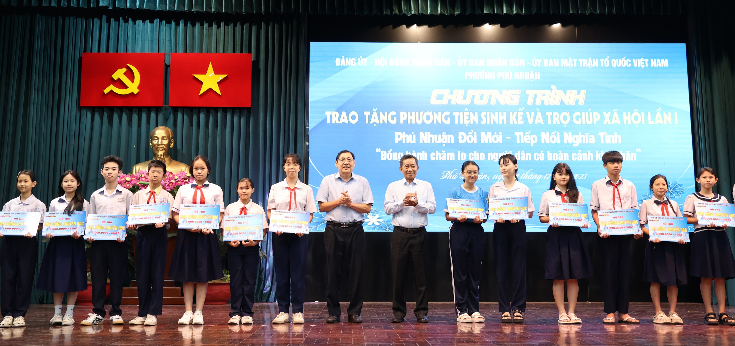 Một buổi sáng ý nghĩa, xúc động tại phường Phú Nhuận, TPHCM 6 Một buổi sáng ý nghĩa, xúc động tại phường Phú Nhuận, TPHCM - Ảnh 6.