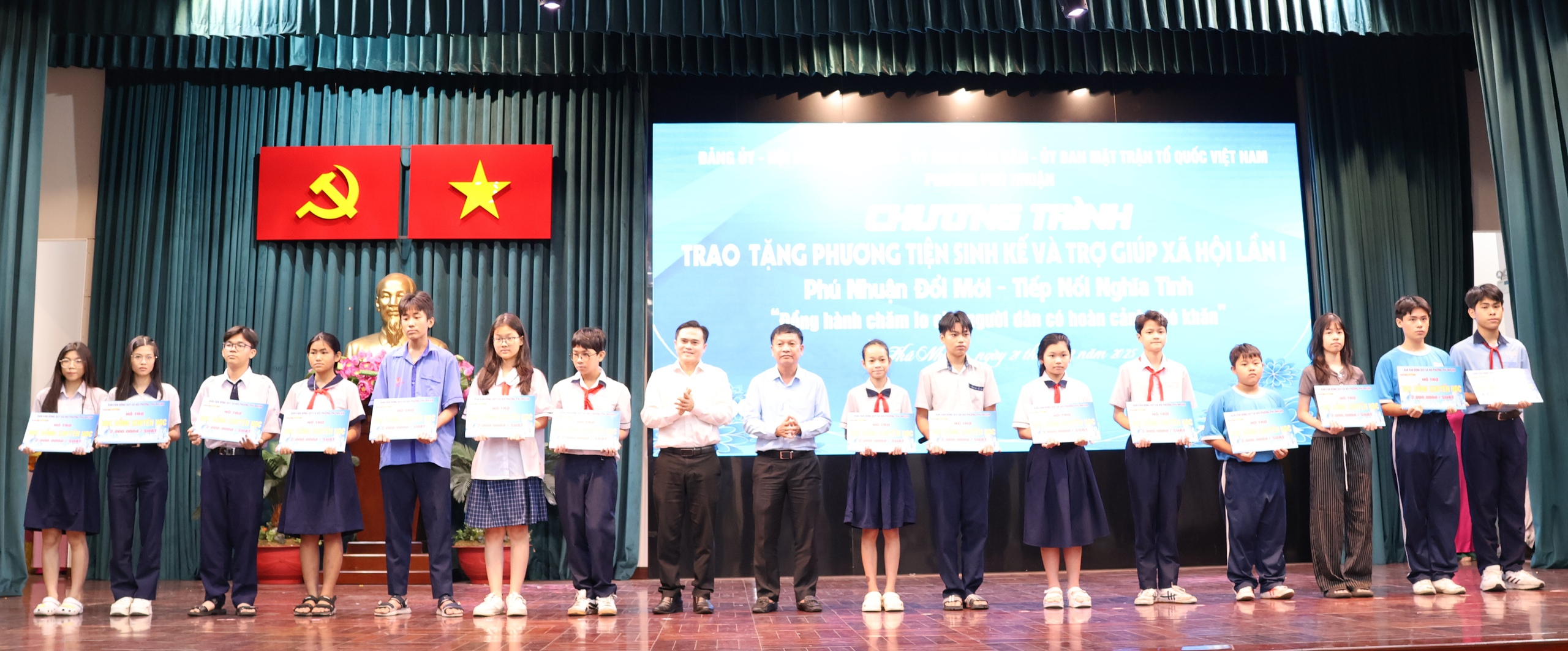 Một buổi sáng ý nghĩa, xúc động tại phường Phú Nhuận, TPHCM 8 Một buổi sáng ý nghĩa, xúc động tại phường Phú Nhuận, TPHCM - Ảnh 8.