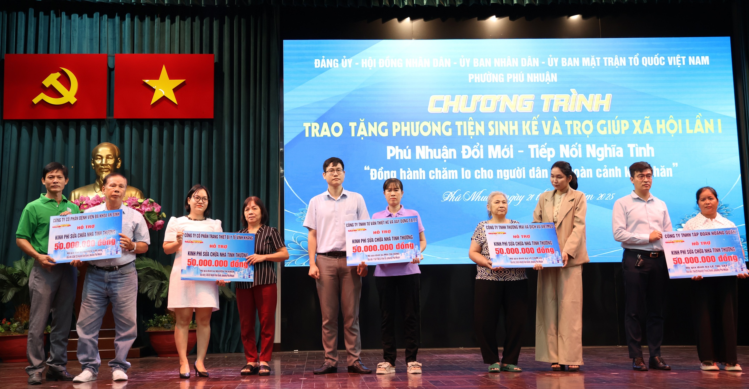 Một buổi sáng ý nghĩa, xúc động tại phường Phú Nhuận, TPHCM 11 Một buổi sáng ý nghĩa, xúc động tại phường Phú Nhuận, TPHCM - Ảnh 11.