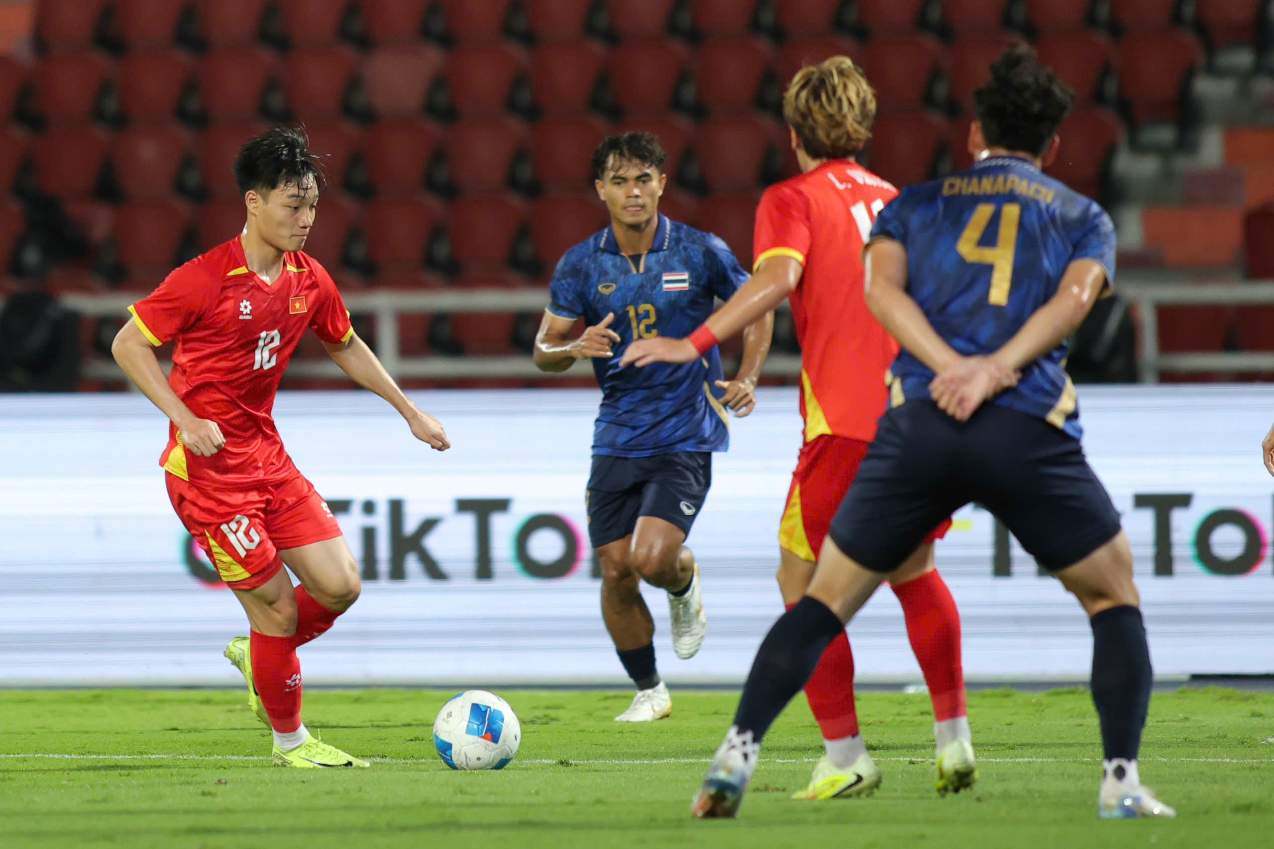 Ngoạn mục giành HCV SEA Games 33, U.23 Việt Nam làm gì để tái lập kỳ tích Thường Châu?- Ảnh 5. Ngoạn mục giành HCV SEA Games 33, U.23 Việt Nam làm gì để tái lập kỳ tích Thường Châu?- Ảnh 5.