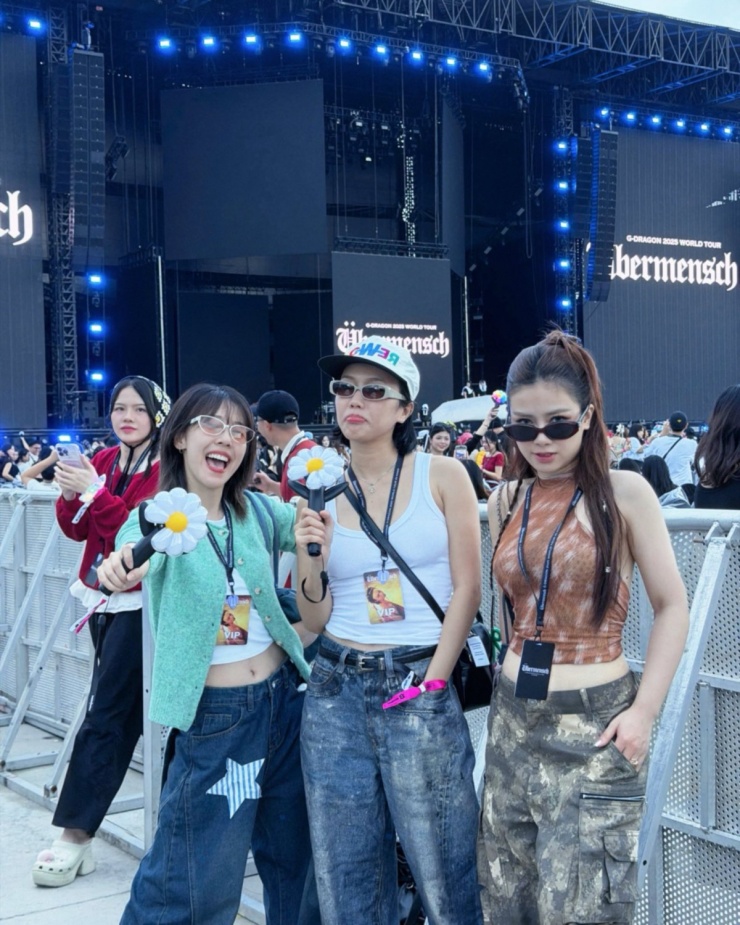 Cuộc đua phong cách của sao Việt khi đi concert năm 2025 - 4