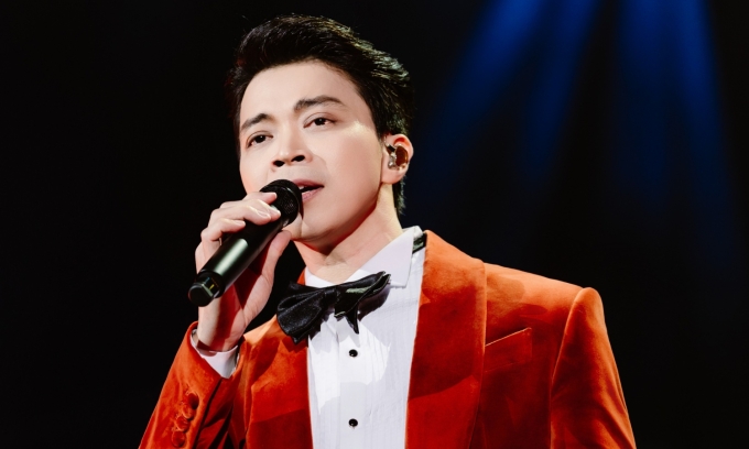 Lân Nhã trong concert kỷ niệm 15 năm làm nghề. Ảnh: OGN