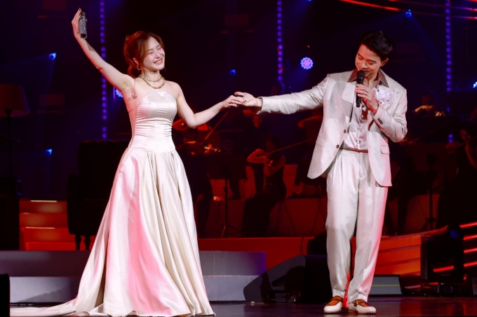 Hương Tràm là một trong ba khách mời, bên cạnh nghệ sĩ Tấn Minh, Hoàng Quyên. Ảnh: Lý Võ Phú Hưng