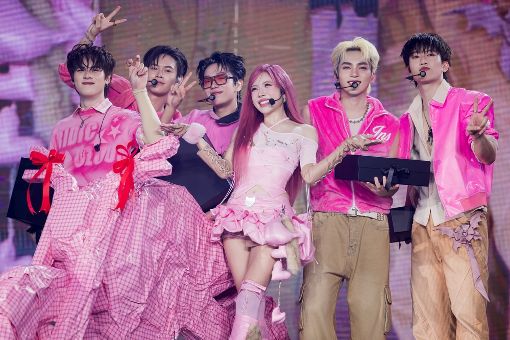 1766296301 322 Dan anh tai chi dep xuat hien trong cong dien