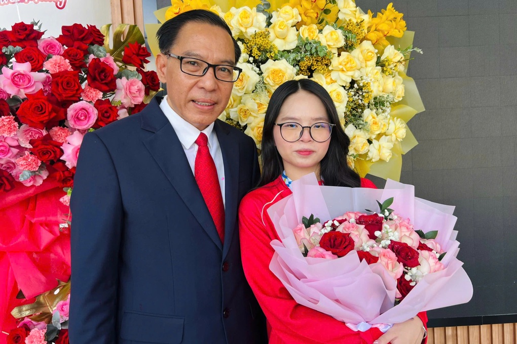 Nữ sinh lập kỳ tích môn Liên Quân Mobile được thưởng nóng 132 triệu đồng - 2