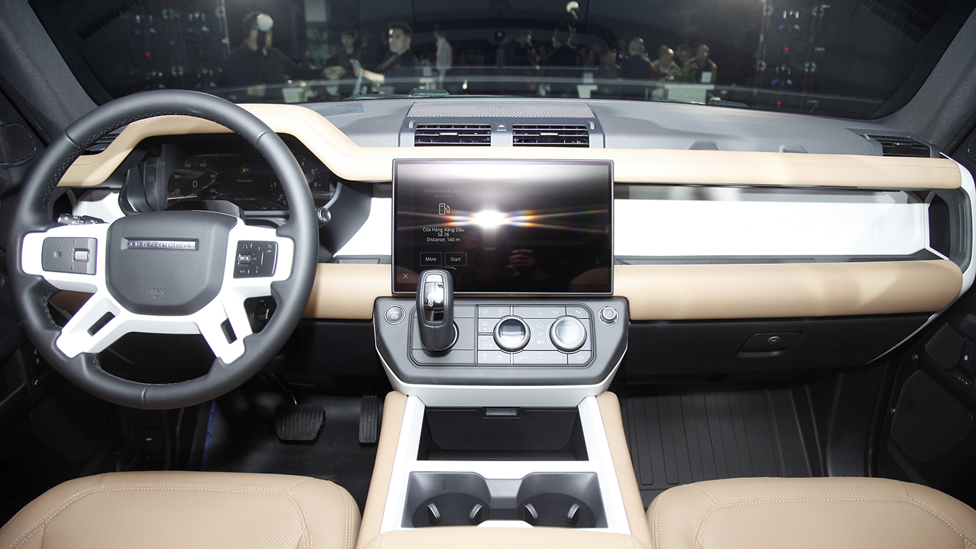 Huyền thoại off-road Land Rover Defender mới về Việt Nam, giá từ 5,1 tỉ đồng - Ảnh 4.