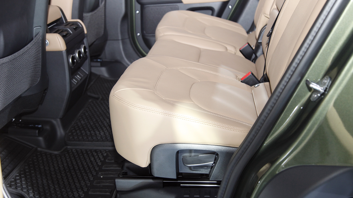 Huyền thoại off-road Land Rover Defender mới về Việt Nam, giá từ 5,1 tỉ đồng - Ảnh 5.