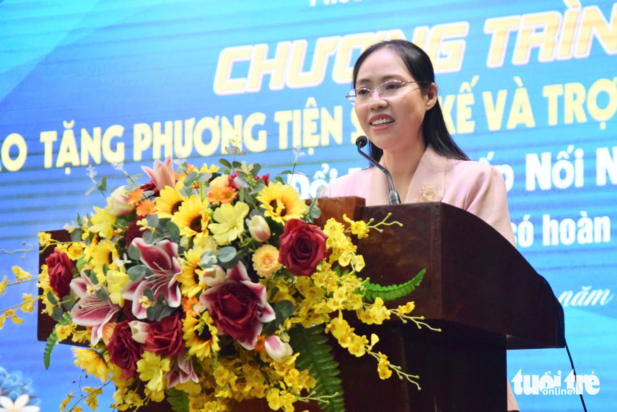 Phường Phú Nhuận trao hơn 1,4 tỉ đồng chăm lo người dân khó khăn - Ảnh 2.