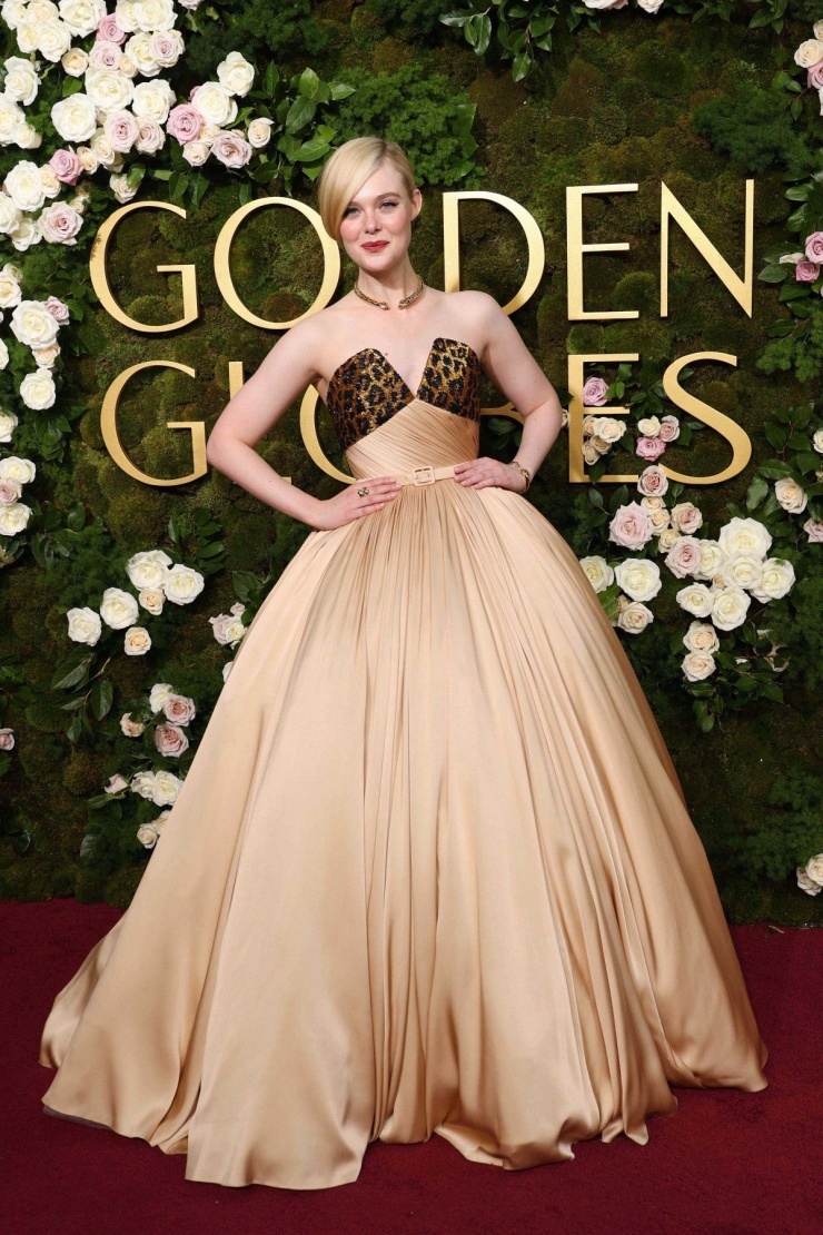 10 xiêm y lộng lẫy trên thảm đỏ quốc tế 2025 - 4