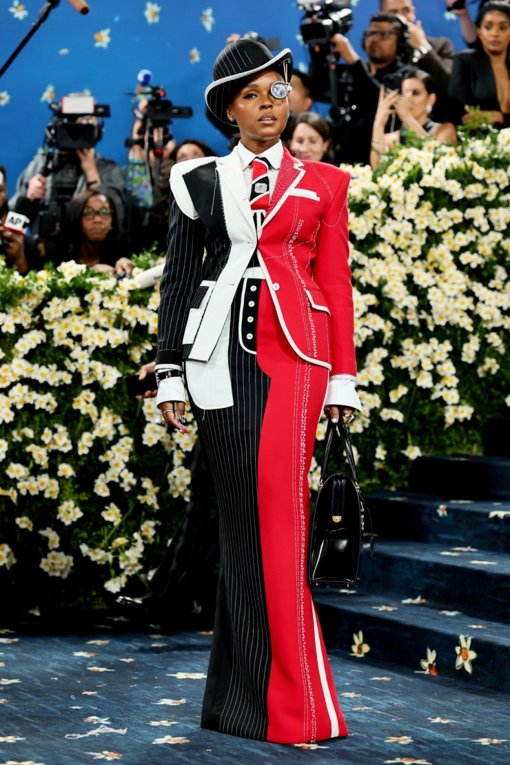 10 xiêm y lộng lẫy trên thảm đỏ quốc tế 2025 - 8