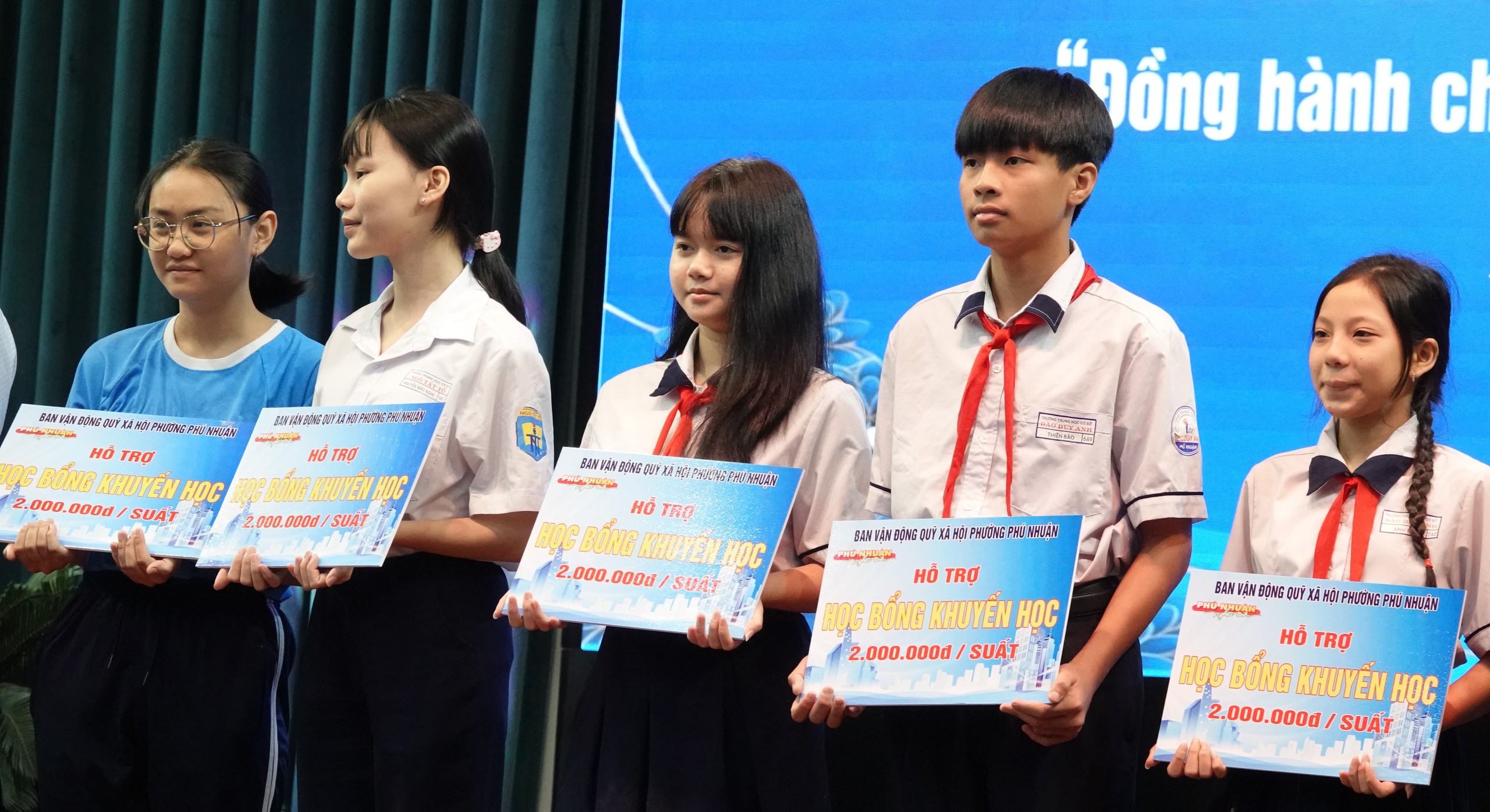 TP.HCM: Phường Phú Nhuận tiếp nhận 4,6 tỉ đồng trợ giúp hộ khó khăn- Ảnh 5.