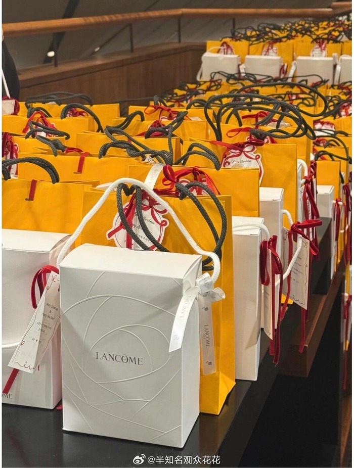 Rò rỉ ảnh hiếm của chú rể Kim Woo Bin, thực đơn tiệc cưới và quà tặng khách sang xịn gây choáng- Ảnh 3.